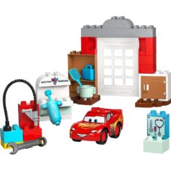 Alternative view of Lego Duplo 10456 Disney McQueens Bezoek Aan Docs Garage
