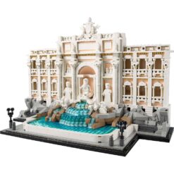 Alternative view of Lego Architecture 21062 Trevifontein