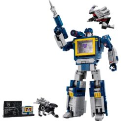 Alternative view of Lego Icons 10358 Transformers Soundwave